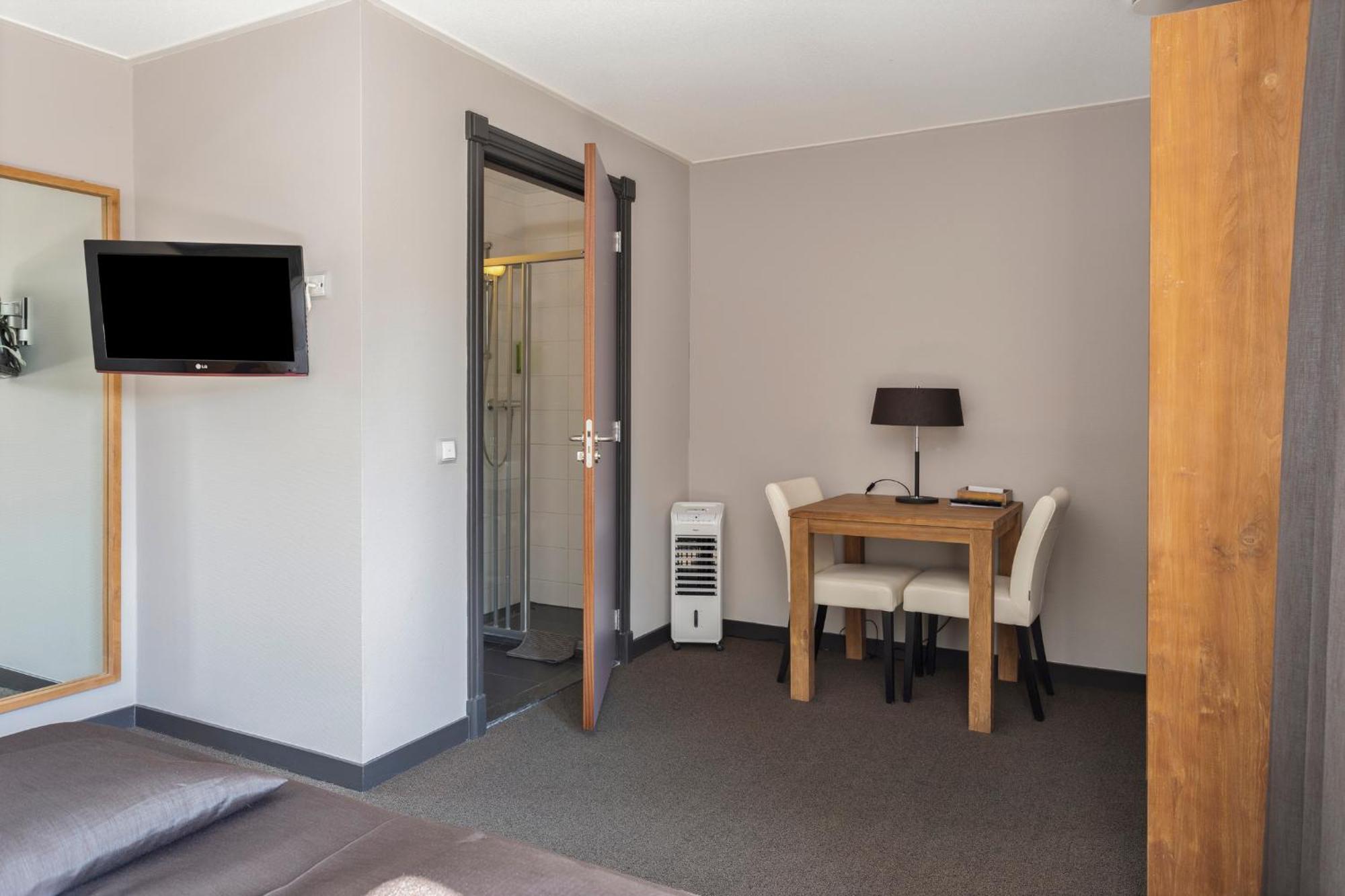 Hunzego Hotel Uithuizermeeden Bagian luar foto
