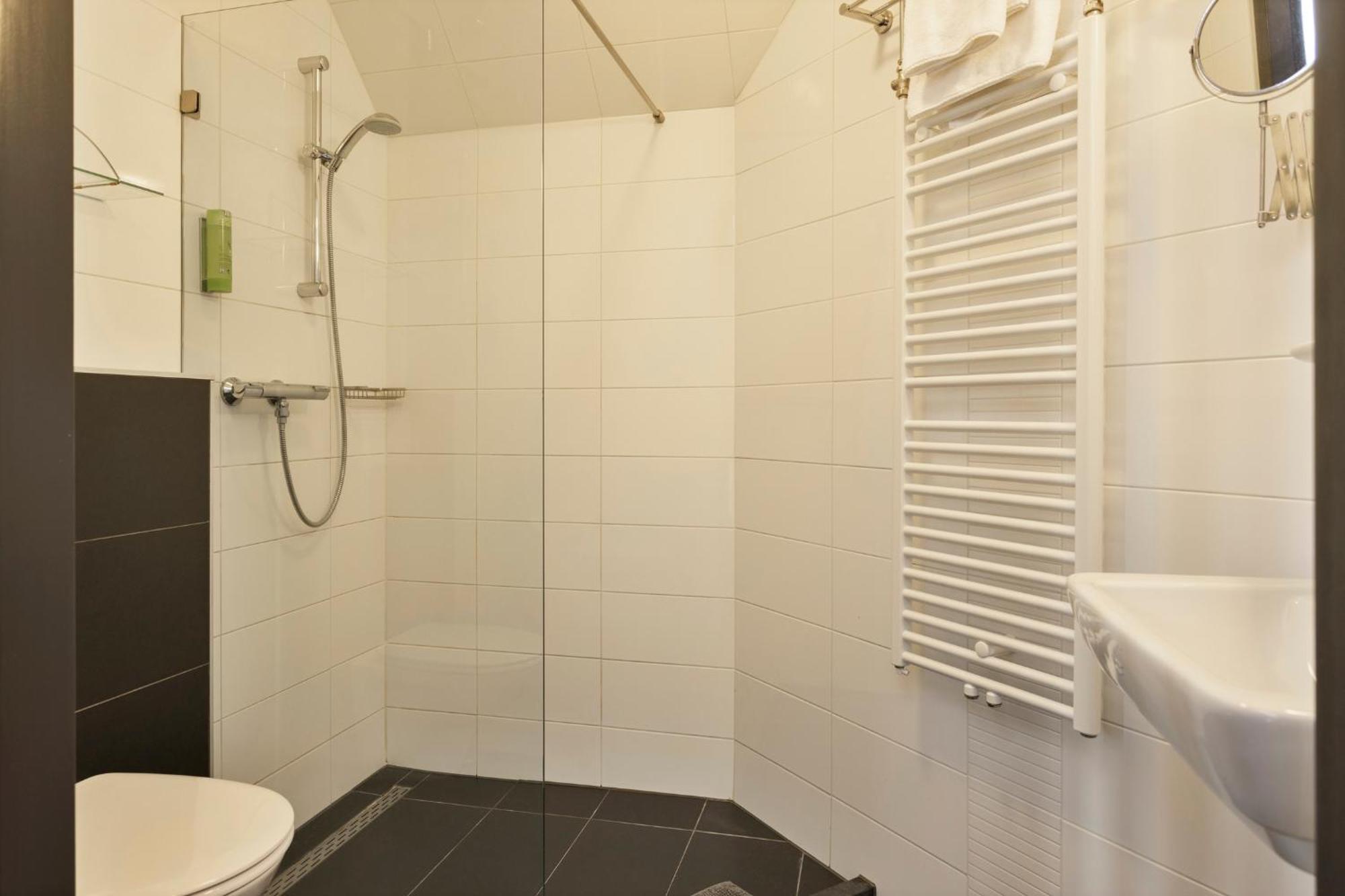 Hunzego Hotel Uithuizermeeden Bagian luar foto